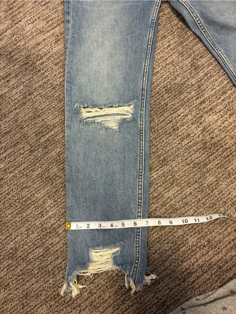 “We The Free” Women’s Distressed High-Rise Blue Jeans. Size 27. - Picture 8 of 9
